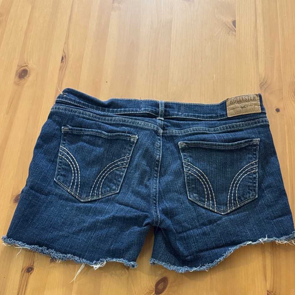 Hollister Women's Dark Blue Jean Shorts - Picture 2 of 3